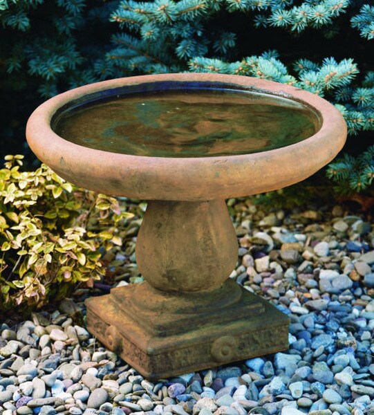 One Piece Embossed Bird Bath Cement Outdoor Short Decorative Art